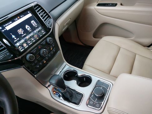 Used 2021 Jeep Grand Cherokee Limited w/ Premium Lighting Group image 26