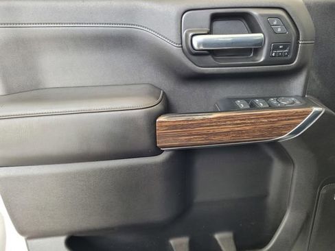 Used 2023 Chevrolet Silverado 2500 High Country w/ Z71 Off-Road Package image 18