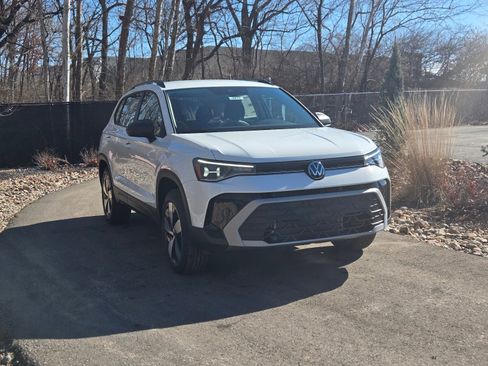 New 2026 Volkswagen Taos S image 7