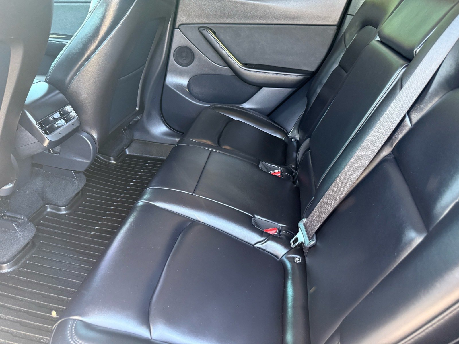 Used 2020 Tesla Model Y Long Range AWD/4WD image 27