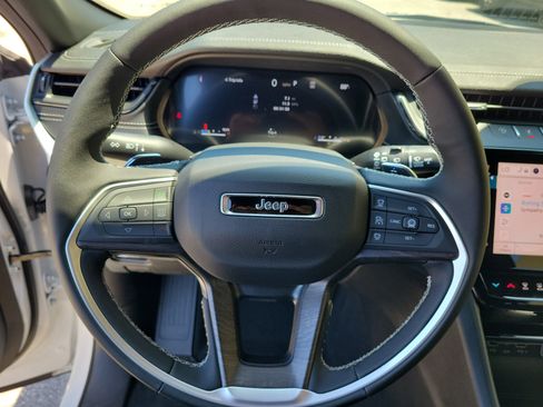 New 2026 Jeep Grand Cherokee Limited RWD image 19