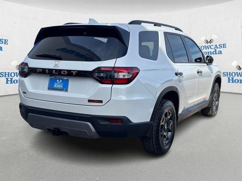 New 2026 Honda Pilot TrailSport image 3