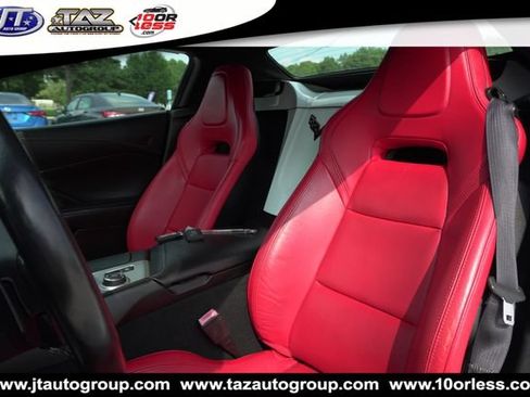 Used 2019 Chevrolet Corvette Stingray Convertible w/ Carbon Flash Badge Package RWD image 16