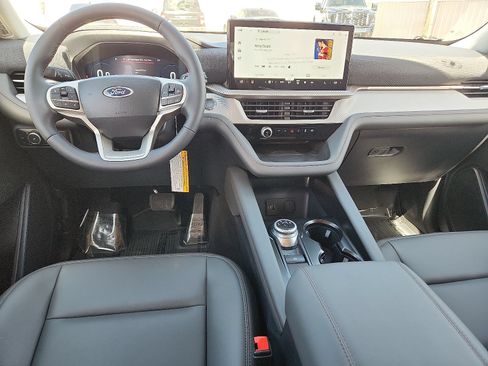 New 2026 Ford Explorer Active w/ Active Comfort Package RWD image 13