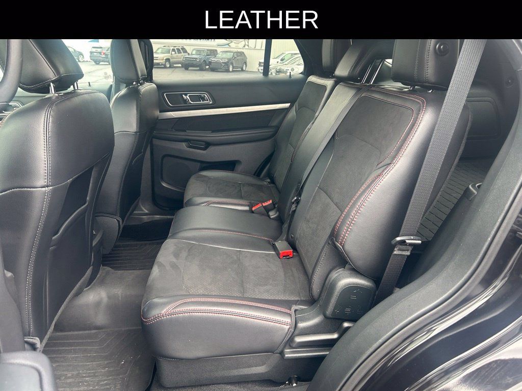 Used 2019 Ford Explorer XLT w/ Equipment Group 202A AWD/4WD image 9
