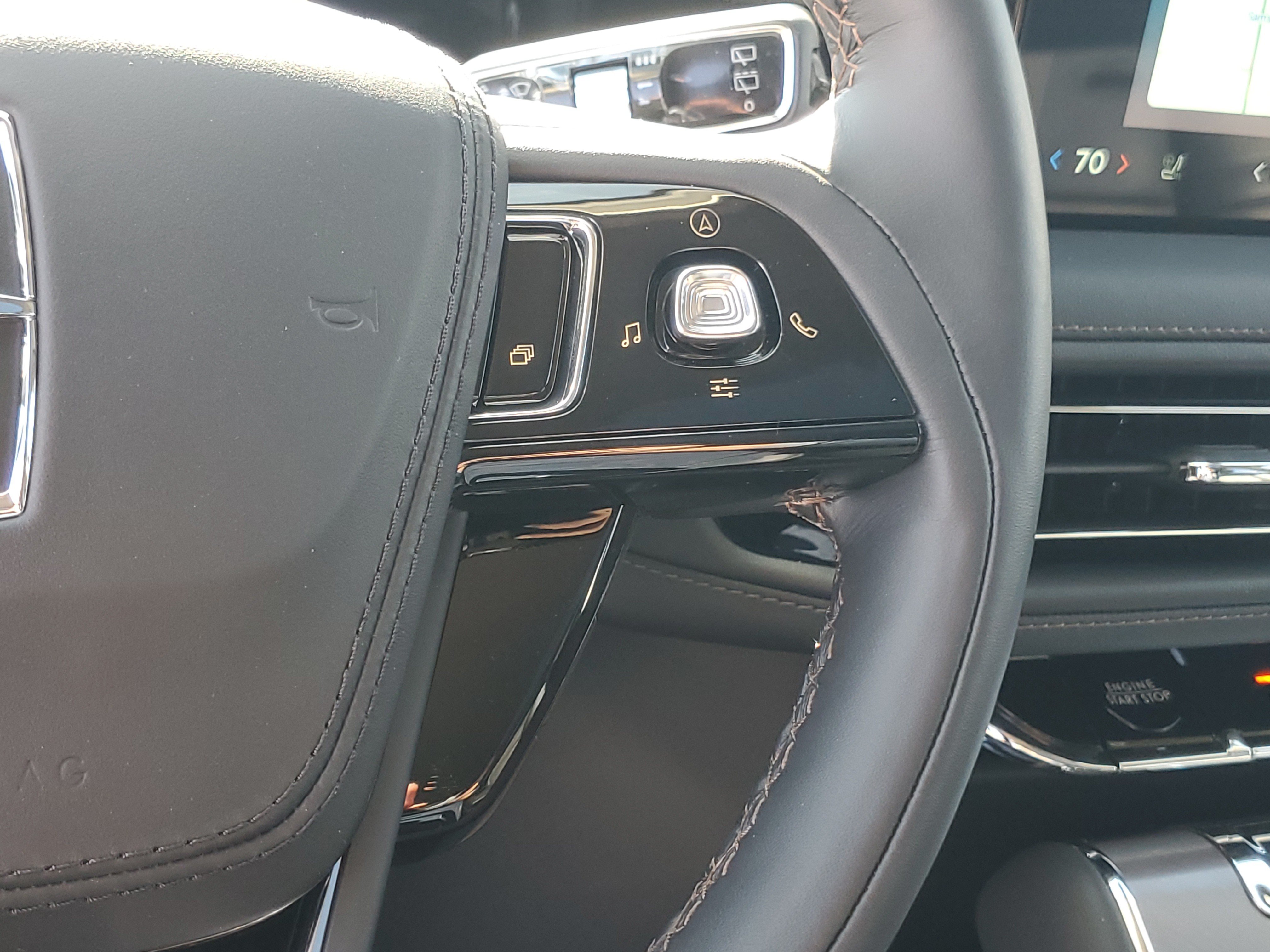 New 2027 Lincoln Aviator AWD image 17