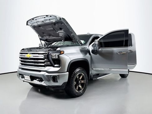 Used 2024 Chevrolet Silverado 3500 High Country w/ High Country Premium Package AWD/4WD image 17