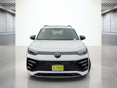 New 2026 Volkswagen Tiguan SE R-Line FWD image 3