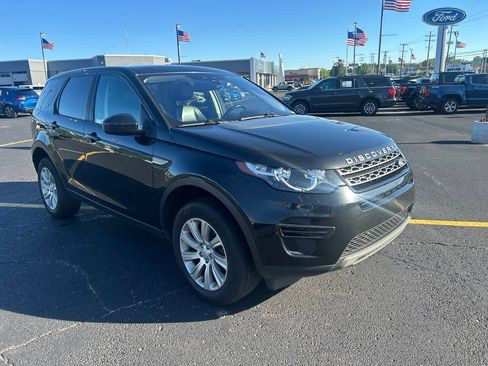 Used 2017 Land Rover Discovery Sport SE AWD/4WD image 3