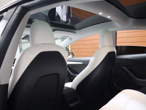 Used 2023 Tesla Model 3 Standard Range image 37