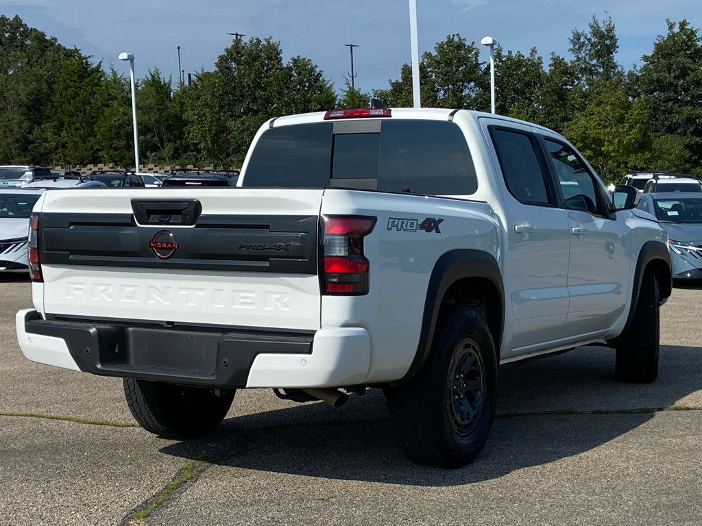 Used 2026 Nissan Frontier PRO-4X AWD/4WD image 3