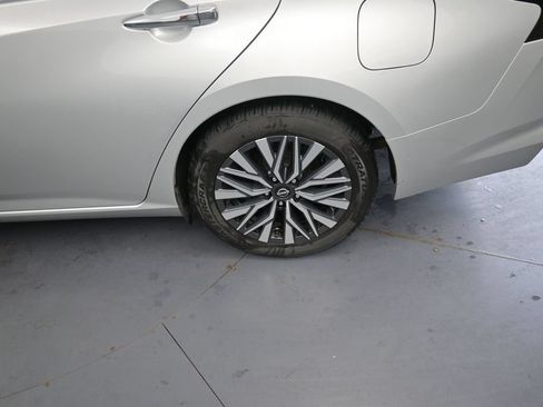 Used 2024 Nissan Altima 2.5 SV FWD image 17