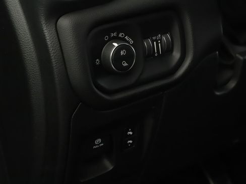 Used 2023 RAM 1500 Laramie AWD/4WD image 9