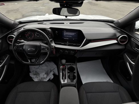 Used 2024 Chevrolet Trax RS w/ Driver Confidence Package image 22