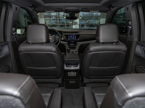 Used 2023 Cadillac XT6 Sport w/ LPO, ONYX Package image 36