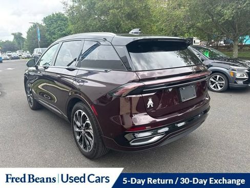Used 2024 Lincoln Nautilus Reserve w/ Equipment Group 202A AWD/4WD image 5