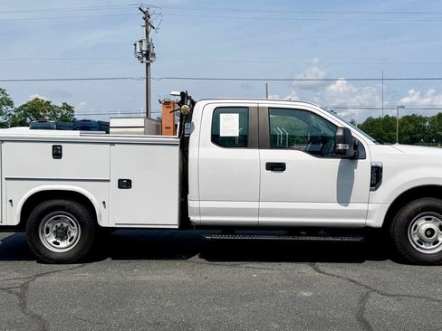 Used 2019 Ford F250 XL w/ Power Equipment Group RWD image 5