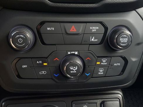 Certified 2023 Jeep Renegade Altitude AWD/4WD image 32