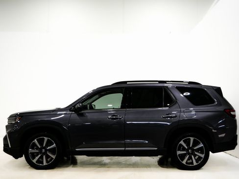 Used 2025 Honda Pilot Elite image 6