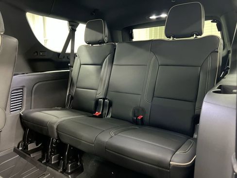 New 2026 Chevrolet Suburban Premier AWD/4WD image 25