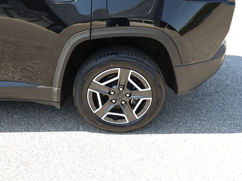 New 2026 Jeep Cherokee Laredo AWD/4WD image 4