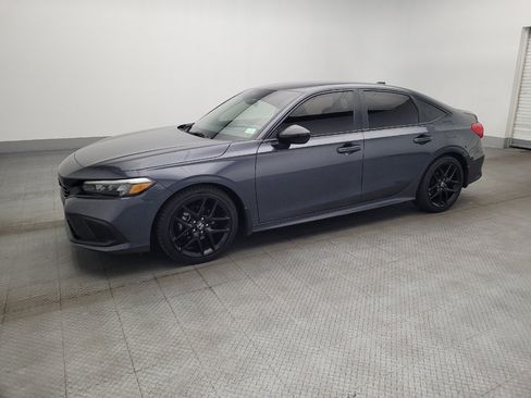 Used 2022 Honda Civic Sport image 2