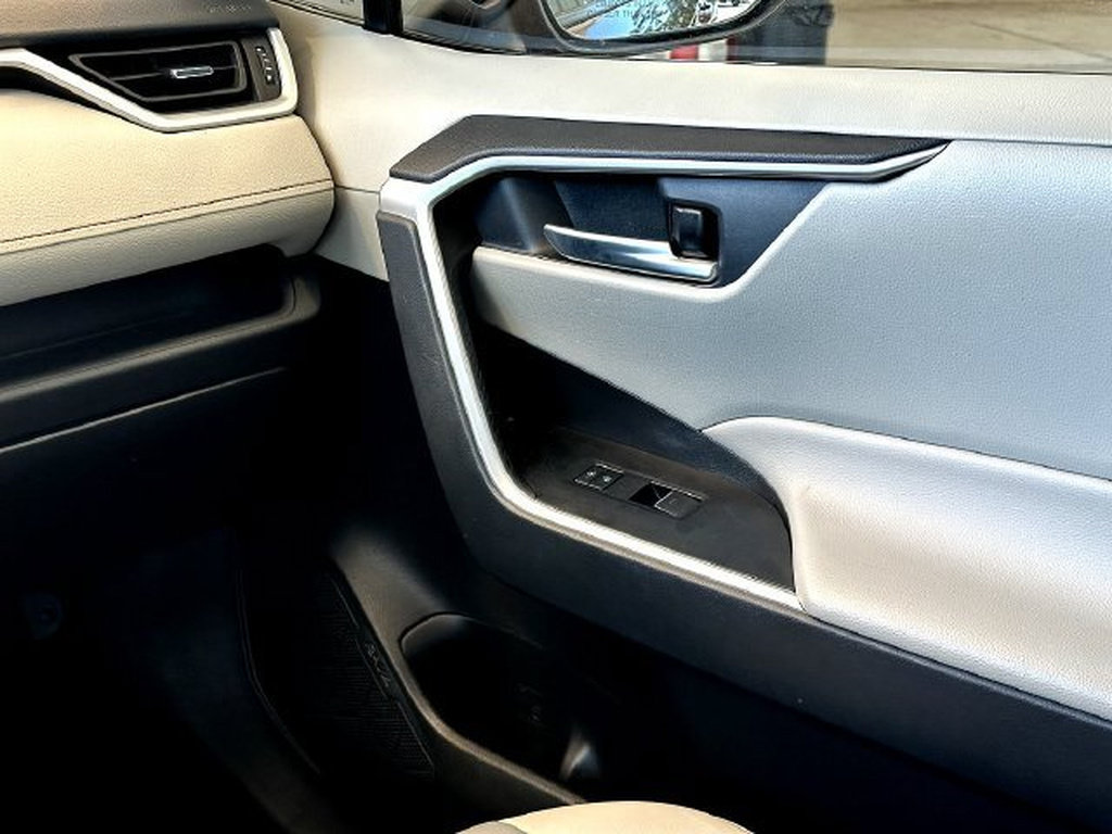 Certified 2023 Toyota RAV4 XLE Premium FWD image 27