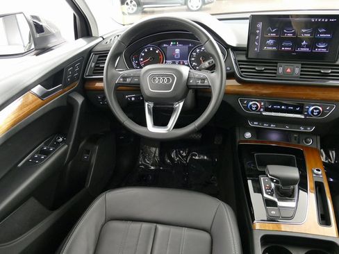 Used 2023 Audi Q5 2.0T Premium w/ Convenience Package image 26