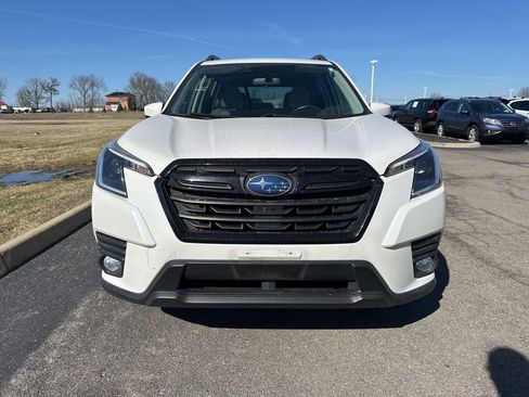 Used 2022 Subaru Forester Premium image 2