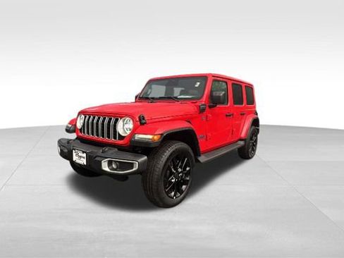 Used 2025 Jeep Wrangler Unlimited Sahara image 3