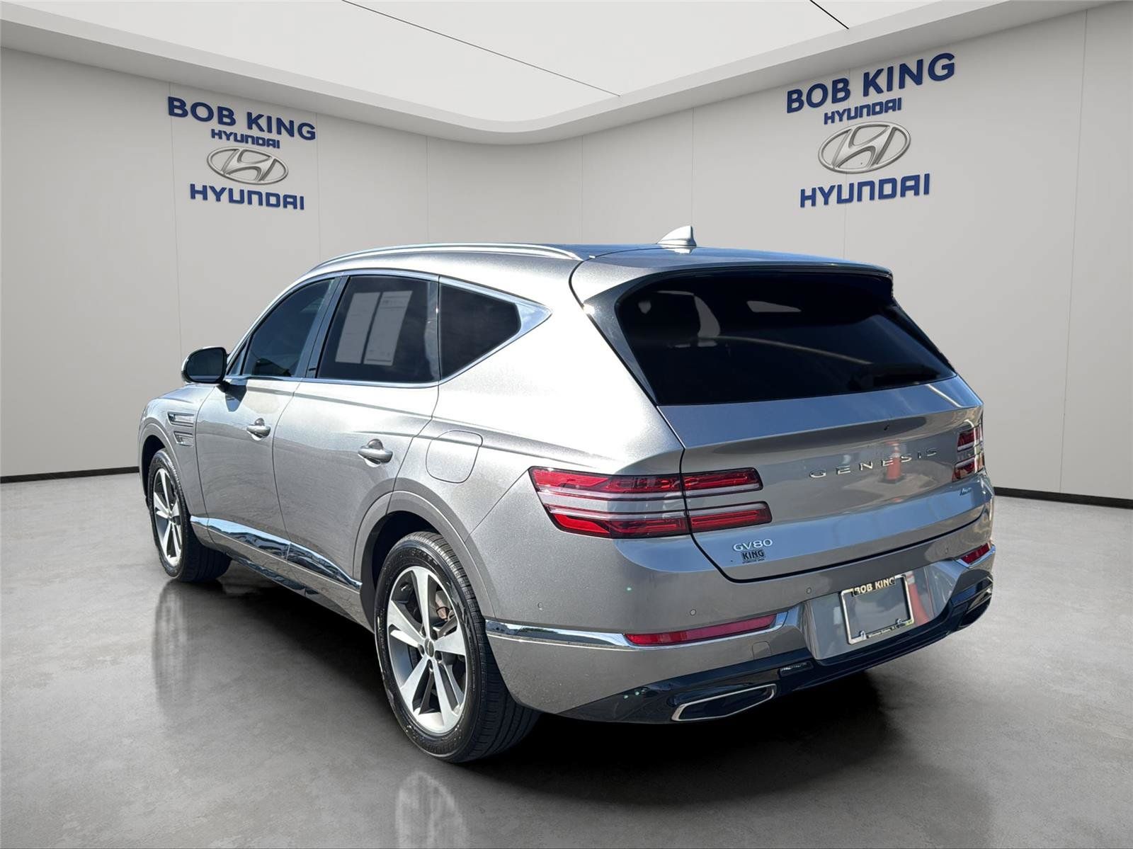 Used 2022 Genesis GV80 2.5T w/ Advanced Package 02 AWD/4WD image 3