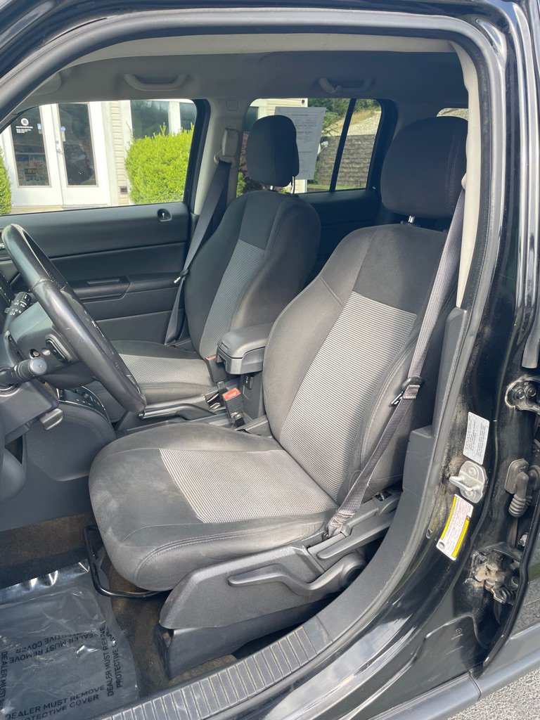 Used 2016 Jeep Patriot Latitude FWD image 15