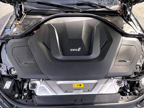 Used 2025 BMW i4 eDrive40 w/ Premium Package image 13