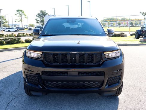 New 2025 Jeep Grand Cherokee L Altitude image 3