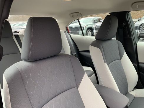 Used 2025 Toyota Corolla LE image 18