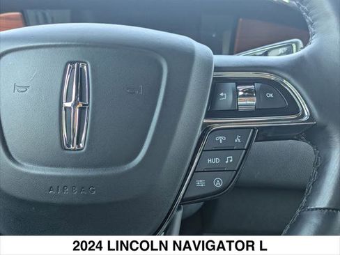 Certified 2024 Lincoln Navigator L Reserve AWD/4WD image 14