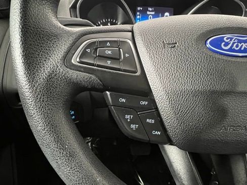 Used 2015 Ford Focus SE image 25