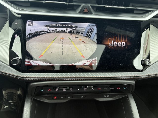 Used 2026 Jeep Cherokee Limited AWD/4WD image 20