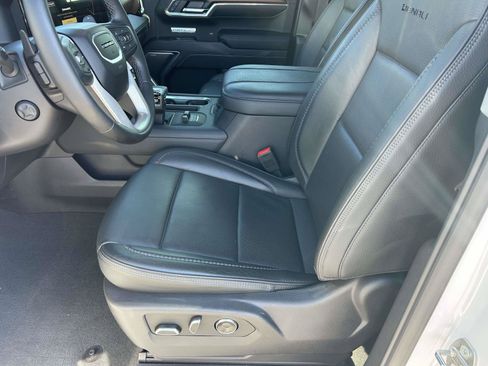 Used 2024 GMC Sierra 1500 Denali w/ Technology Package AWD/4WD image 19