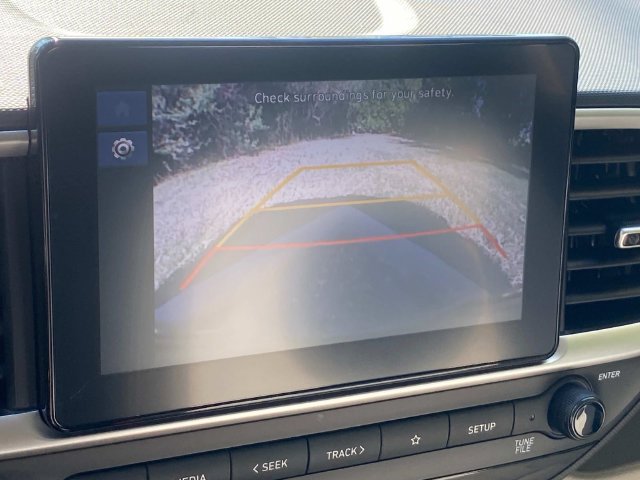 Used 2024 Hyundai Venue SEL FWD image 24