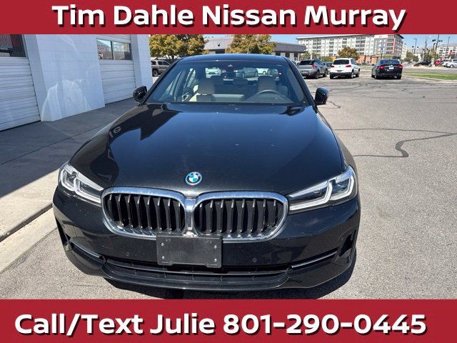 Used 2023 BMW 530e xDrive w/ Convenience Package AWD/4WD image 5