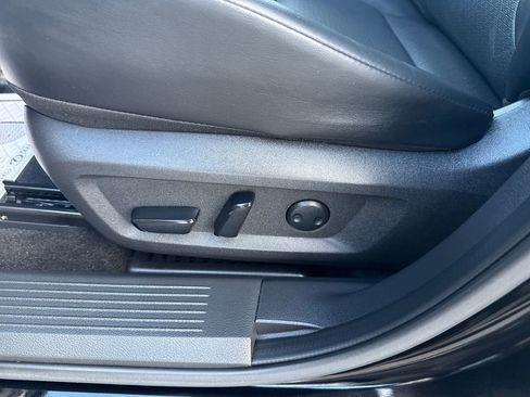 Used 2023 Nissan Rogue SV w/ SV Premium B Package image 21