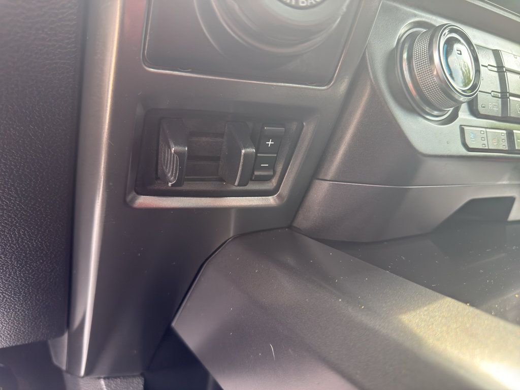 Used 2018 Ford F150 Lariat w/ Equipment Group 502A Luxury AWD/4WD image 27