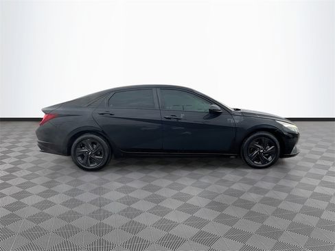 Used 2021 Hyundai Elantra SEL w/ Convenience Package image 6