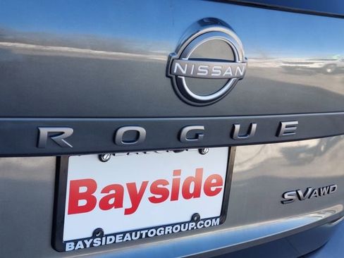Used 2024 Nissan Rogue SV image 44