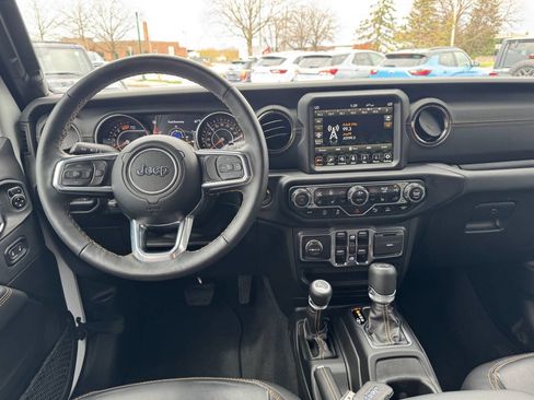 Used 2023 Jeep Wrangler Unlimited Sahara image 10