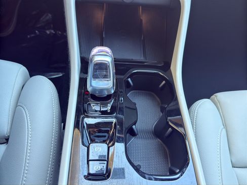 New 2026 Volvo XC40 B5 Plus w/ Protection Package Premier image 24