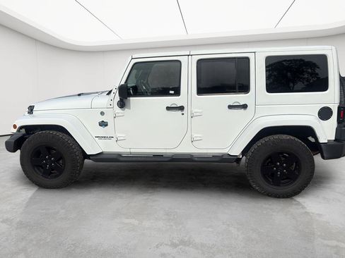 Used 2012 Jeep Wrangler Unlimited Sahara AWD/4WD image 7