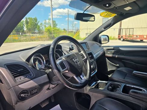 Used 2017 Dodge Grand Caravan GT FWD image 11