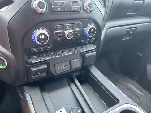 Used 2023 GMC Sierra 2500 Denali w/ Denali Ultimate Package AWD/4WD image 21